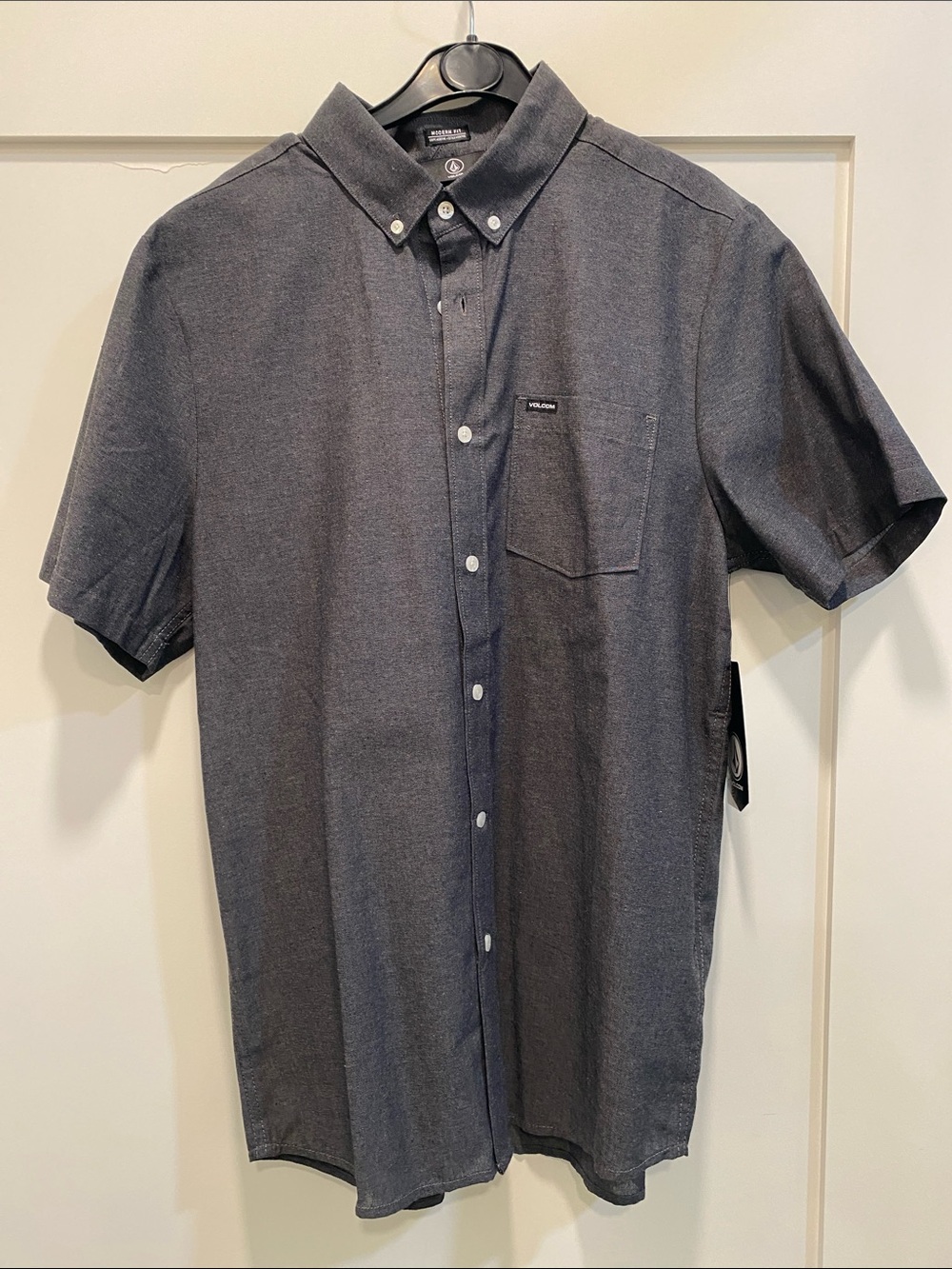 Volcom Modern Fit grey button down -M